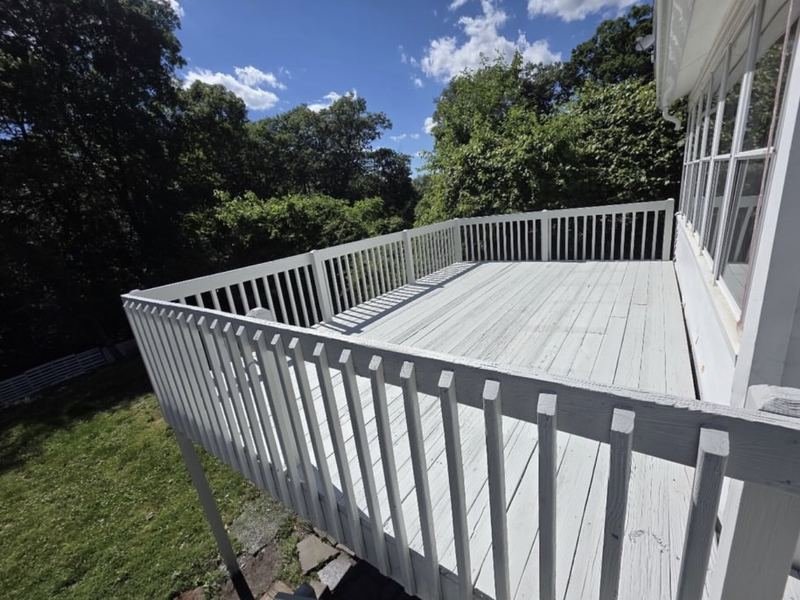 Deck and railing refinish